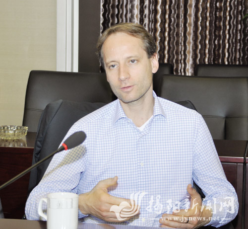 史偉浩:與揭合建循環(huán)再生綠色工業(yè)典范項(xiàng)目