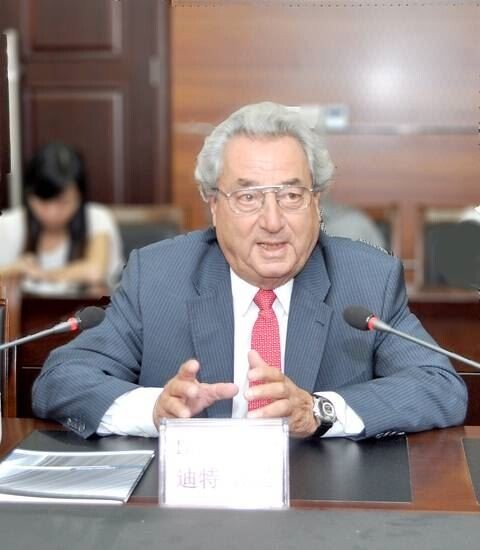 德國聯(lián)邦雇主協(xié)會(huì)原會(huì)長(zhǎng)迪特·洪德:與中德金屬生態(tài)城攜手同行